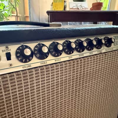 Fender Twin Reverb 2-Channel 100-Watt 2x12" Guitar Combo 1972 - 1976 - Silverface image 10