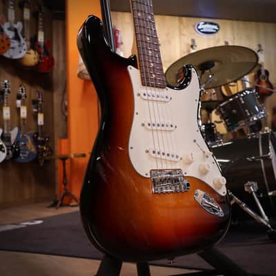 Suhr Classic S 3 Tone Burst RW SSS image 2
