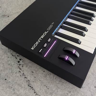 Native Instruments Komplete Kontrol S88 MK3 - Present - Black image 9