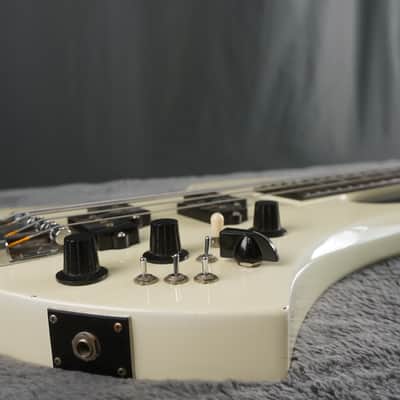 Fernandes Mockingbird - White 4-String Bass Japan w/ Gig Bag image 4