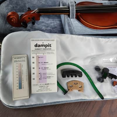 Karl Hofner Violin Model 7- 4/4 Full size, Concord case, D'addario tuner, Kun chin rest, K.Holtz. FG bow image 9