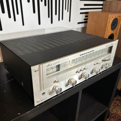 Marantz Model 2218 18-Watt Stereo Solid-State Receiver 1978 - 1979 - Silver with Wood Case image 4