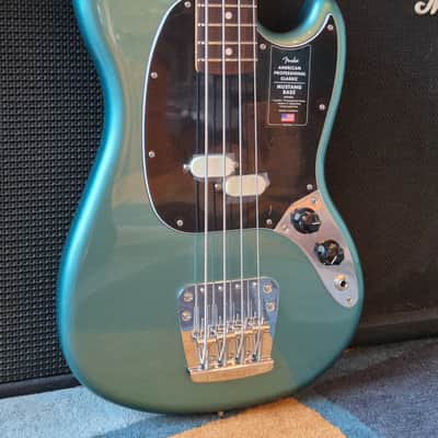 Fender American Professional Classic Mustang Bass 2026 - Faded Sherwood Green Metallic image 3