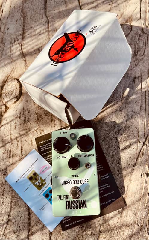 Wren and Cuff Tall Font Russian