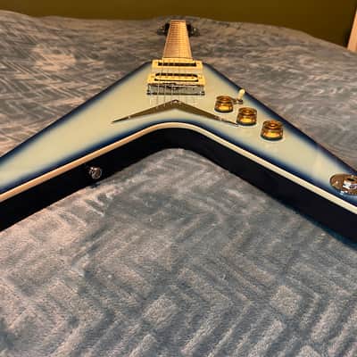 Dean V 79 2018 - Blue Burst image 19