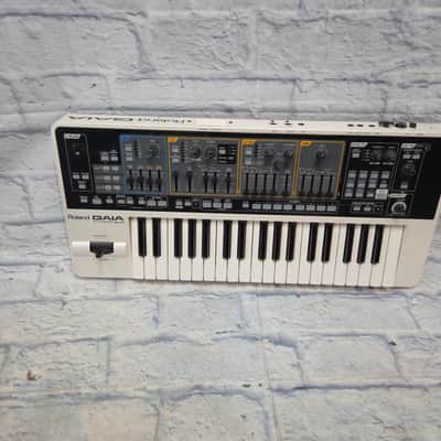 Roland GAIA SH-01 Synth image 1
