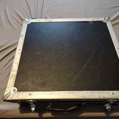 Soundcraft EPM12 12-Channel Analogue Mixer + Flight Case image 4