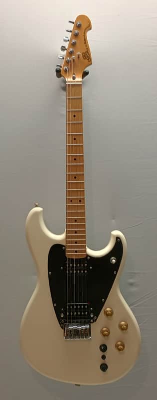 Roland GR-100 1980's? Vintage guitar and synth, must see, local only image 1