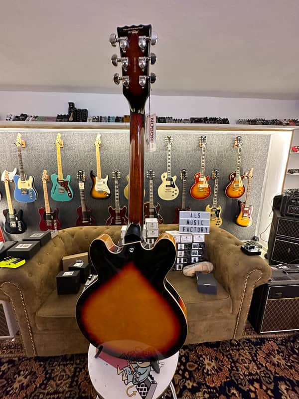 Vintage Guitars VSA500PSB VINTAGE SEMI ACOUSTIC GUITAR TWIN W90