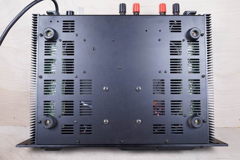 Roland SRA 1200 Rackmount Power Amplifier 170 watts 2 Channels