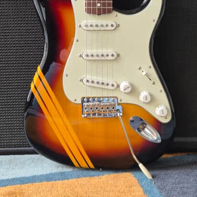Fender Traditional ’60 Stratocaster Made in Japan 2025 - Competition 3-Color Sunburst image 4