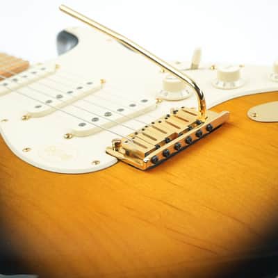 Fender American Deluxe 50th anniversary Stratocaster Sunburst 2004 image 7