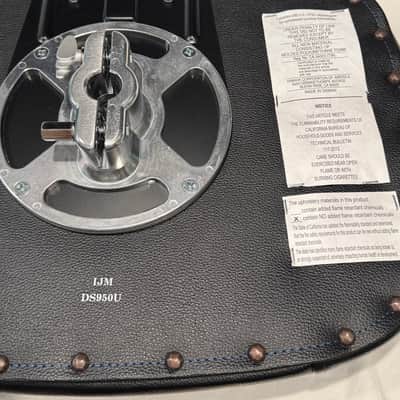 Yamaha DS-950 Drum Throne - Deluxe Adjustable Bench Style Seat - Heavy Duty image 9