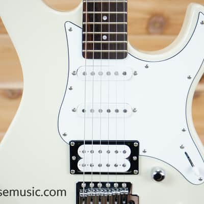 Yamaha PAC112V-VW Pacifica HSS with Rosewood Fretboard - Vintage White image 4