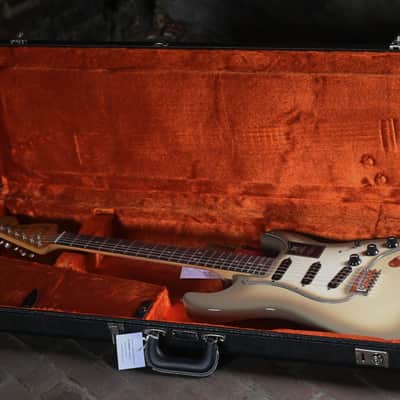 Fender 70th Anniversary Vintera® II Antigua Stratocaster® - Antigua image 15