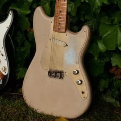Fender Musicmaster with Maple Fretboard 1957 - Desert Sand image 2