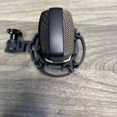 AKG C214 Microphone image 6