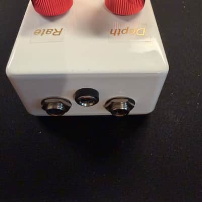 REA Pedals *Clone* EHX Small Clone 2025 - White image 4
