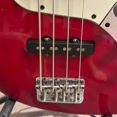 Fender 1999 American deluxe jazz bass 1999 - candy apple (cherry) Red image 9