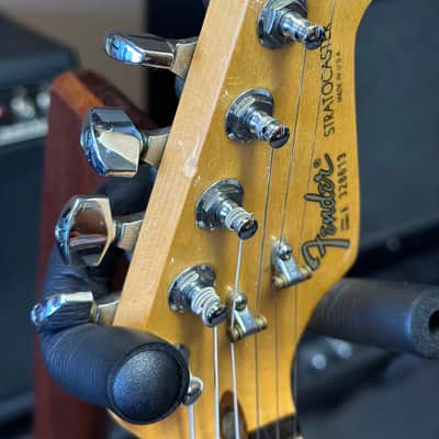Fender Elite Stratocaster with Rosewood Fretboard 1983 - 1984 - Brown Sunburst image 5