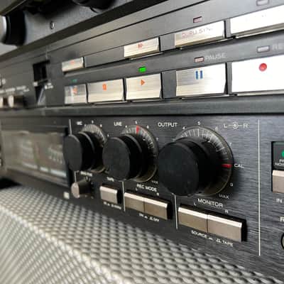 TEAC X-2000R - Black image 9