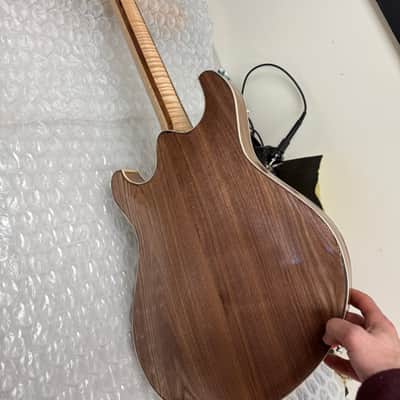 Manoli Guitars 2025 - Natural / Nitro image 4