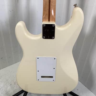 Fender MIM Stratocaster 1998 - White image 8