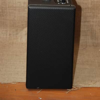 Fender Mustang I V.2 20-Watt 1x8" Modeling Guitar Combo 2013 - 2018 - Black image 2