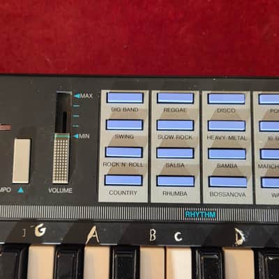 Yamaha PSR-12 Electronic Piano w/ Power Supply image 4