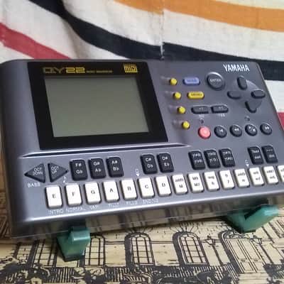 Yamaha QY22 w/ new internal battery & 3D printed stand