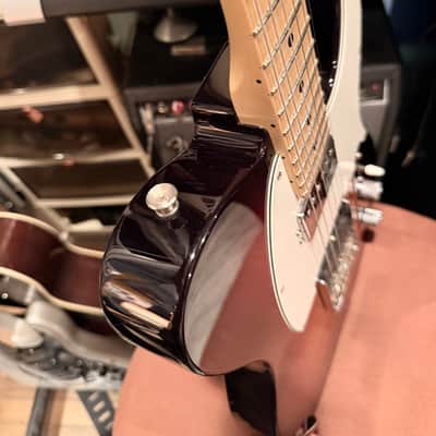 Fender American Performer Telecaster Hum with Maple Fretboard 2018 - Present - 3-Tone Sunburst image 12