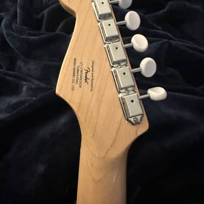 Squier Hello Kitty Stratocaster 2024 - Present - Pink image 8