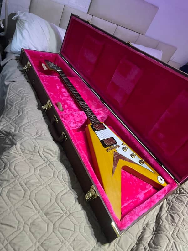 Epiphone '58 Korina Flying V 2023 - Aged Natural (White Pickguard) image 1