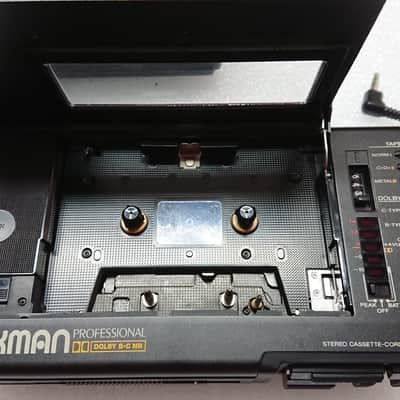 Sony WM-D6C Walkman Professional / Stereo Cassette-Corder - Perfect with the following original accessories: Sony AC-122 AC Power Adaptor / dedicated Sony Dynamic Stereo Headphones MDR-51 image 18