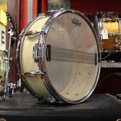 1960's Camco Orchestra Tuxedo Snare Drum in White Marine Pearl 5"x14" image 5