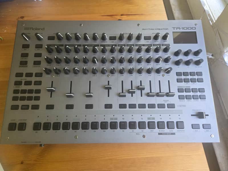 Roland TR-1000 Rhythm with Hardcase image 1