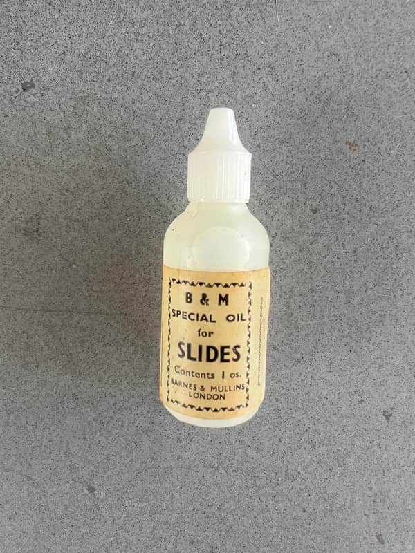 Barnes & Mullins 1 oz slide oil 1968 - Clear image 1