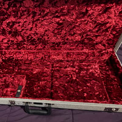 Fender Jim Root Jazzmaster Case 2026 - Brand New Condition - Black and White Tweed - Hardshell Case image 4