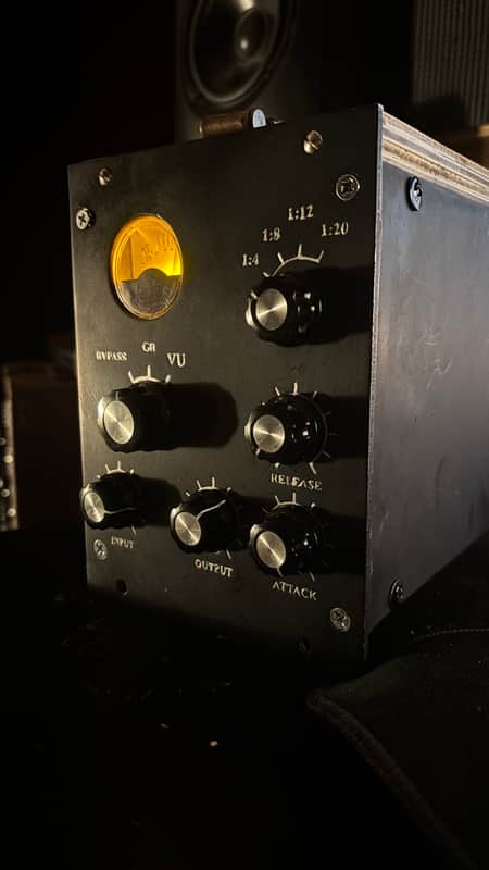 1176 FET compressor, rev F image 1
