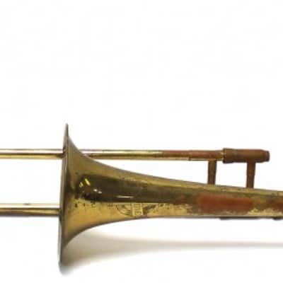 Silvertone Tenor Trombone, USA, Lacquered Brass with case/MP. Good condition, with wear/tarnish image 2