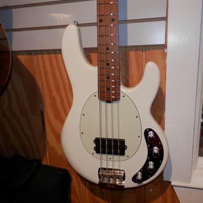 Music Man Sting Ray 4 String Bass Ivory White with hard shell case Mint. roasted maple neck ash image 3