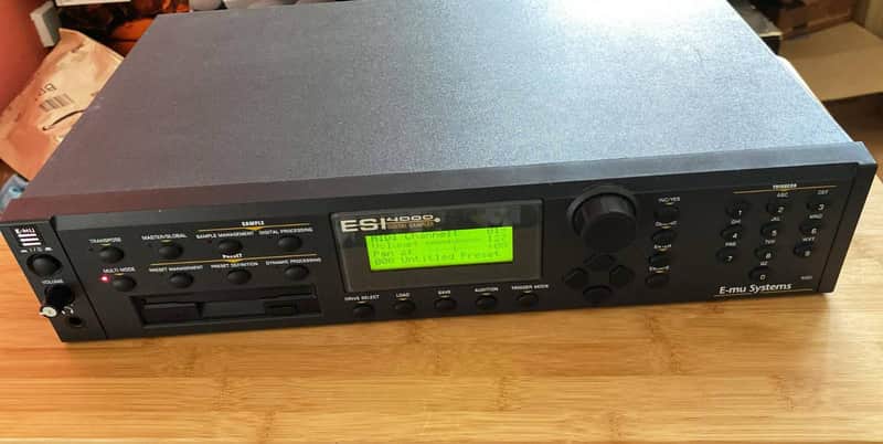 E-mu Systems ESI-4000 rackmount Digital Sampler Good Condition image 1