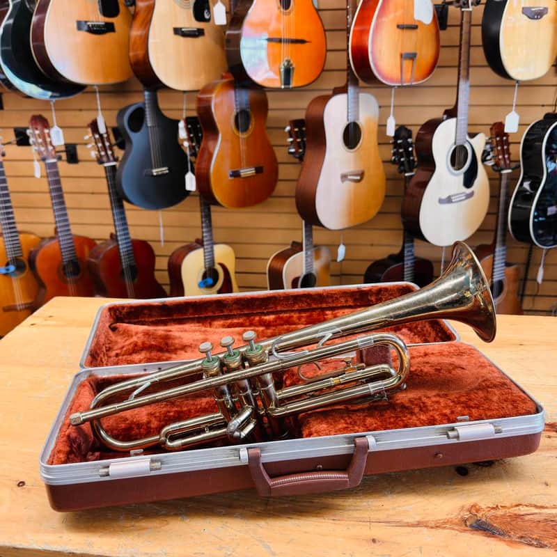 Olds Ambassador Bb Trumpet w/Case image 1