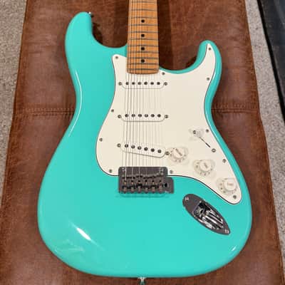 2023 Fender Player Stratocaster Seafoam Green Sweetwater Exclusive Roasted Maple