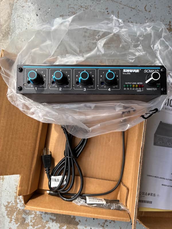 Brand New Shure SCM410 4-Channel Rack-Mountable Automatic Mic Mixer - Black