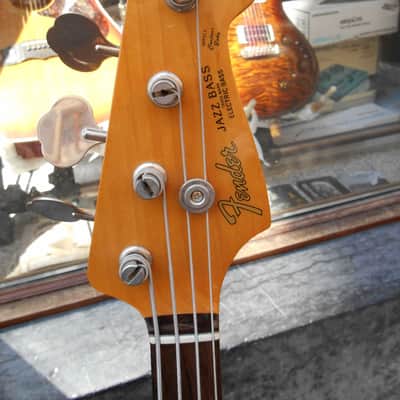 Short Scale Fender Mini Jazz Bass '62 Reissue 2014 3-Tone Sunburst image 4