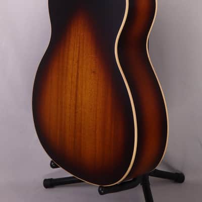 Larrivee OM-40-MH-0-0-M-00-0-99: OM-40 Mahogany Top, back and sides, Vintage Burst & Pyramid Bridge 2026 image 9