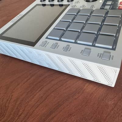 Akai MPC One Standalone MIDI Sequencer Retro Edition 2021 - Present - Grey image 3