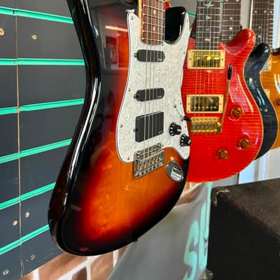 Fender Deluxe Roadhouse Stratocaster 3-Colour Sunburst 2018 Electric Guitar w/ Mods image 3