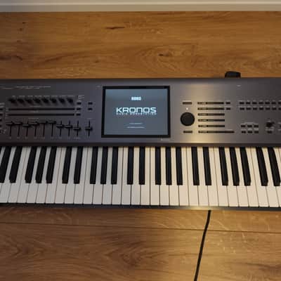 KORG KRONOS 61 black First Generation 2011 Workstation Synthesizer fast ship from japan image 1
